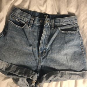 BDG Mom high rise shorts